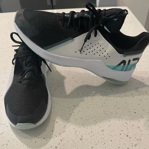 Air Nike black and aqua gym shoes